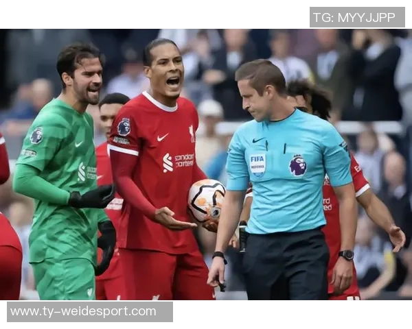 新年首场对决利物浦发布海报范戴克阿利松等球星亮相